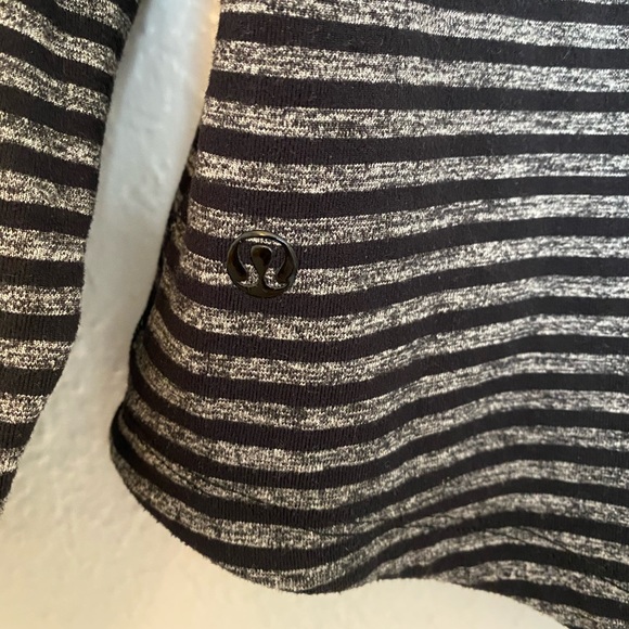 Lululemon Black & Gray Striped Zip Pullover Jacket - Picture 4 of 6